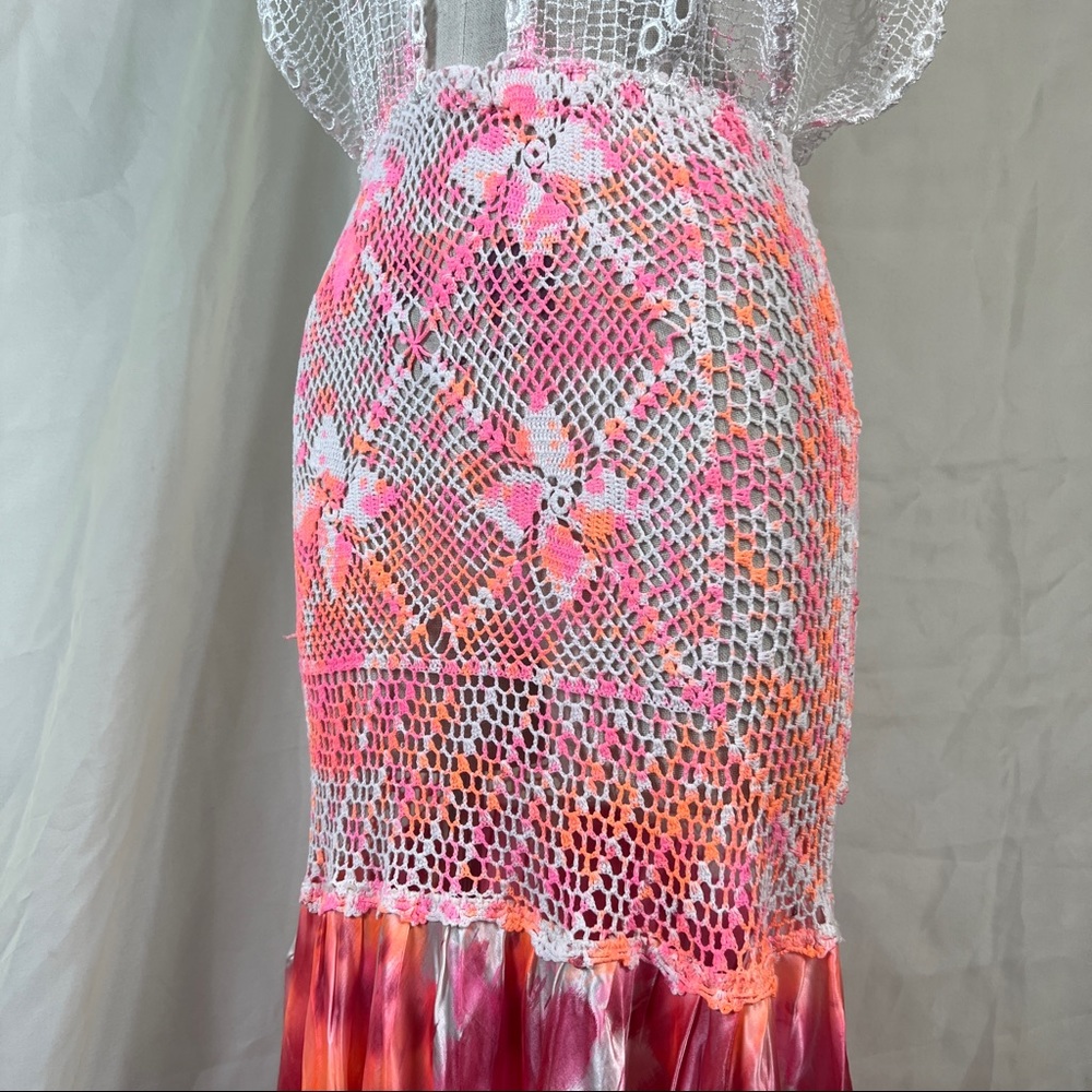 VTG Crochet Mesh Tie Dye Maxi Dress/Beach Cover Up in Pink and White - Picture 10 of 16